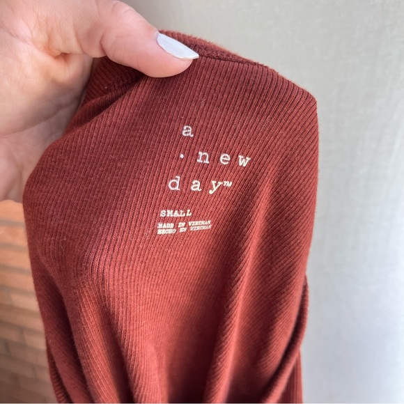 SOLD A New Day Ribbed High Neck Tank Top - Picture 3 of 3